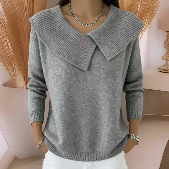 Maglione tricot con collo morbido grigio