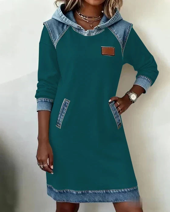 Dolores | Vestito Casual con Cappuccio e Dettagli a Contrasto