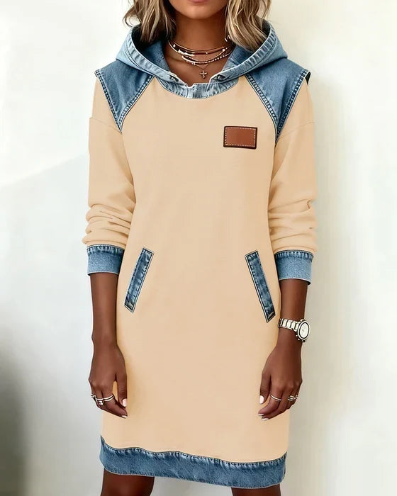 Dolores | Vestito Casual con Cappuccio e Dettagli a Contrasto