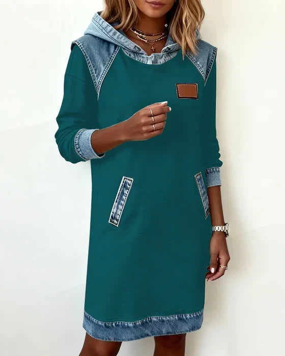 Dolores | Vestito Casual con Cappuccio e Dettagli a Contrasto