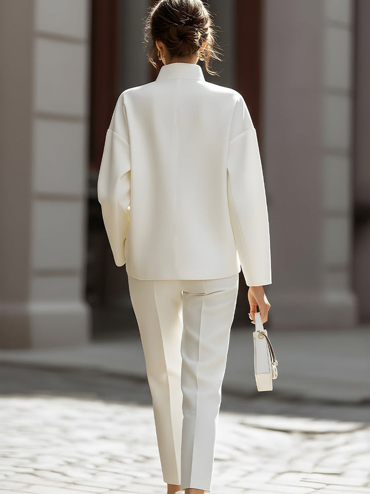 Completo camicia oversize e pantaloni sartoriali avorio