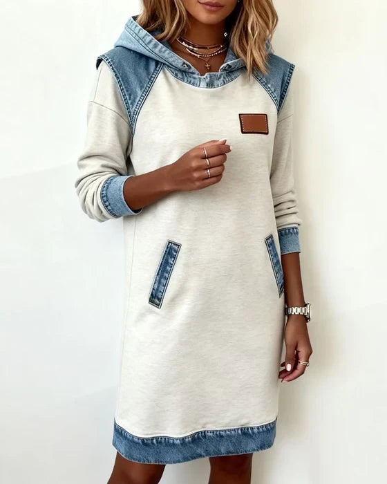 Dolores | Vestito Casual con Cappuccio e Dettagli a Contrasto