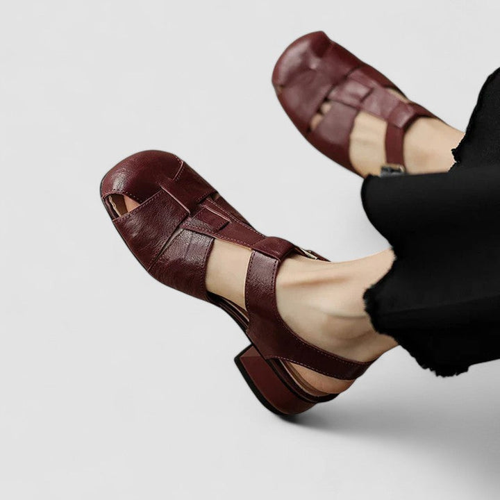 Francesca | Scarpe Mary Jane Traforate con Tacco